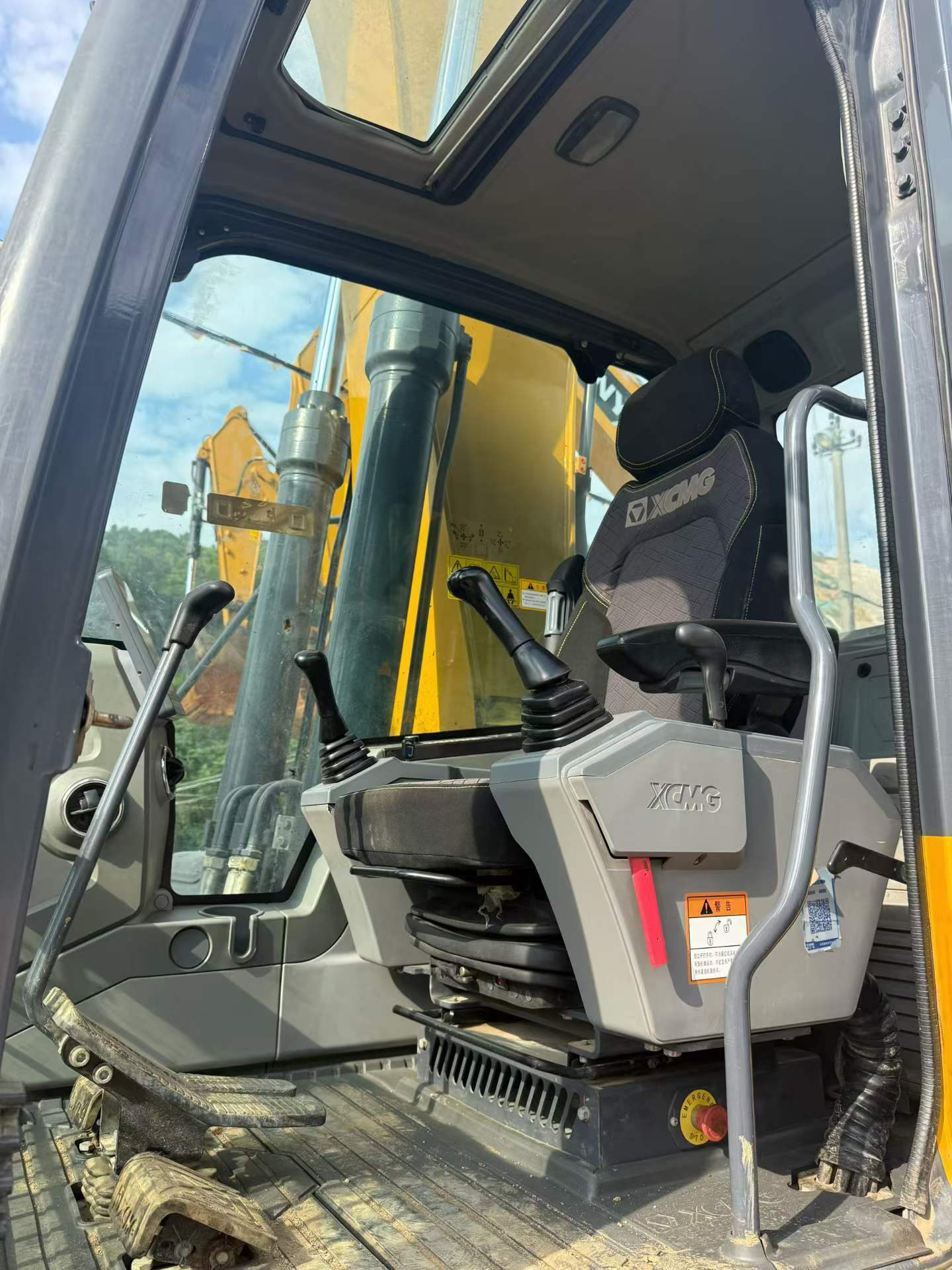 Buy XCMG XE270DK Used Excavator / 9