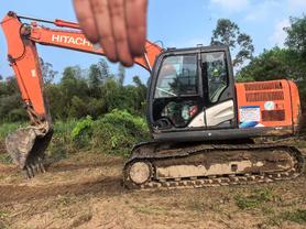 Buy Hitachi EX130 Used Excavator / 2 Buy Hitachi EX130 Used Excavator / 2