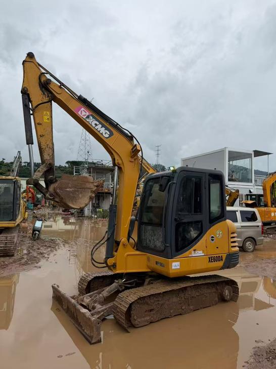 Buy XCMG XE60 Used Excavator / 1