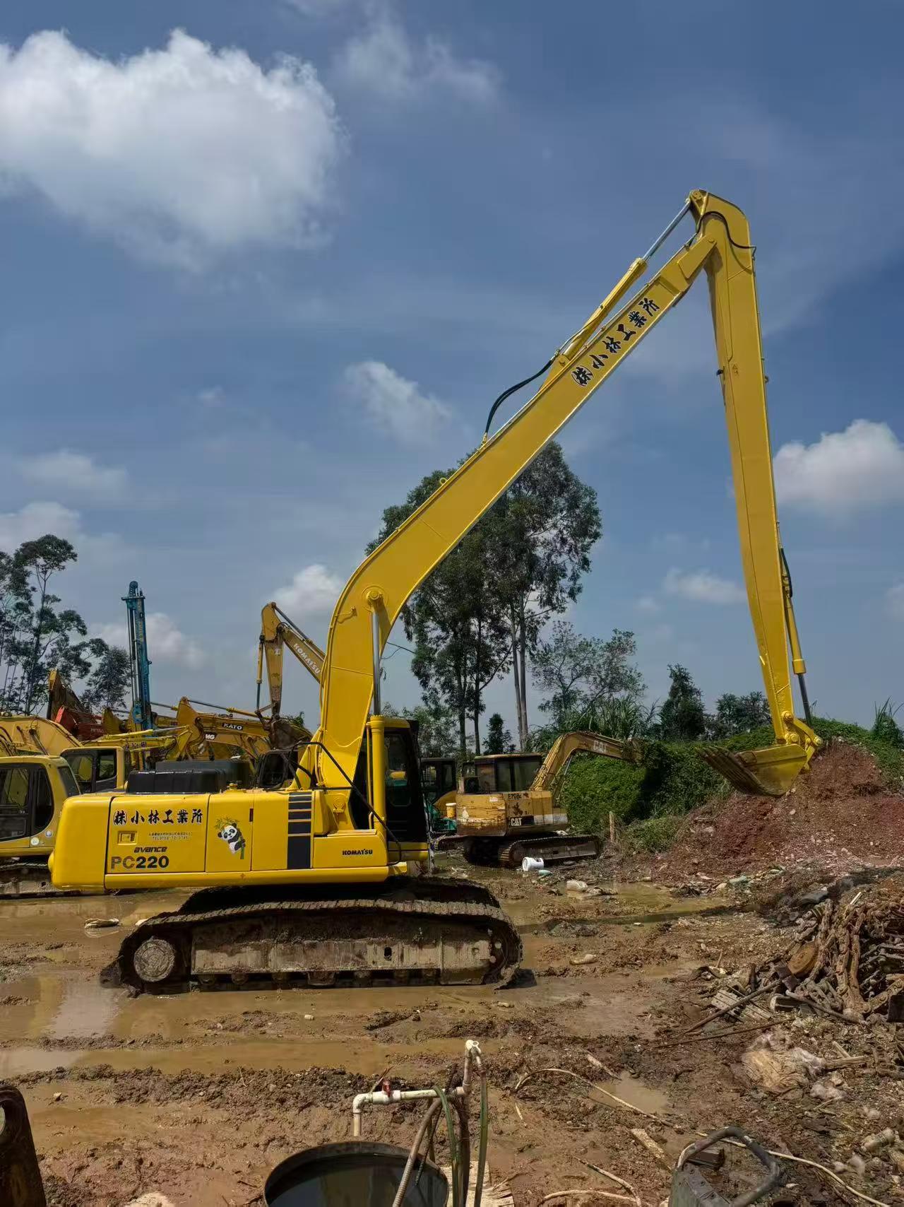 شراء Komatsu PC200-6E مستعمل حفارة