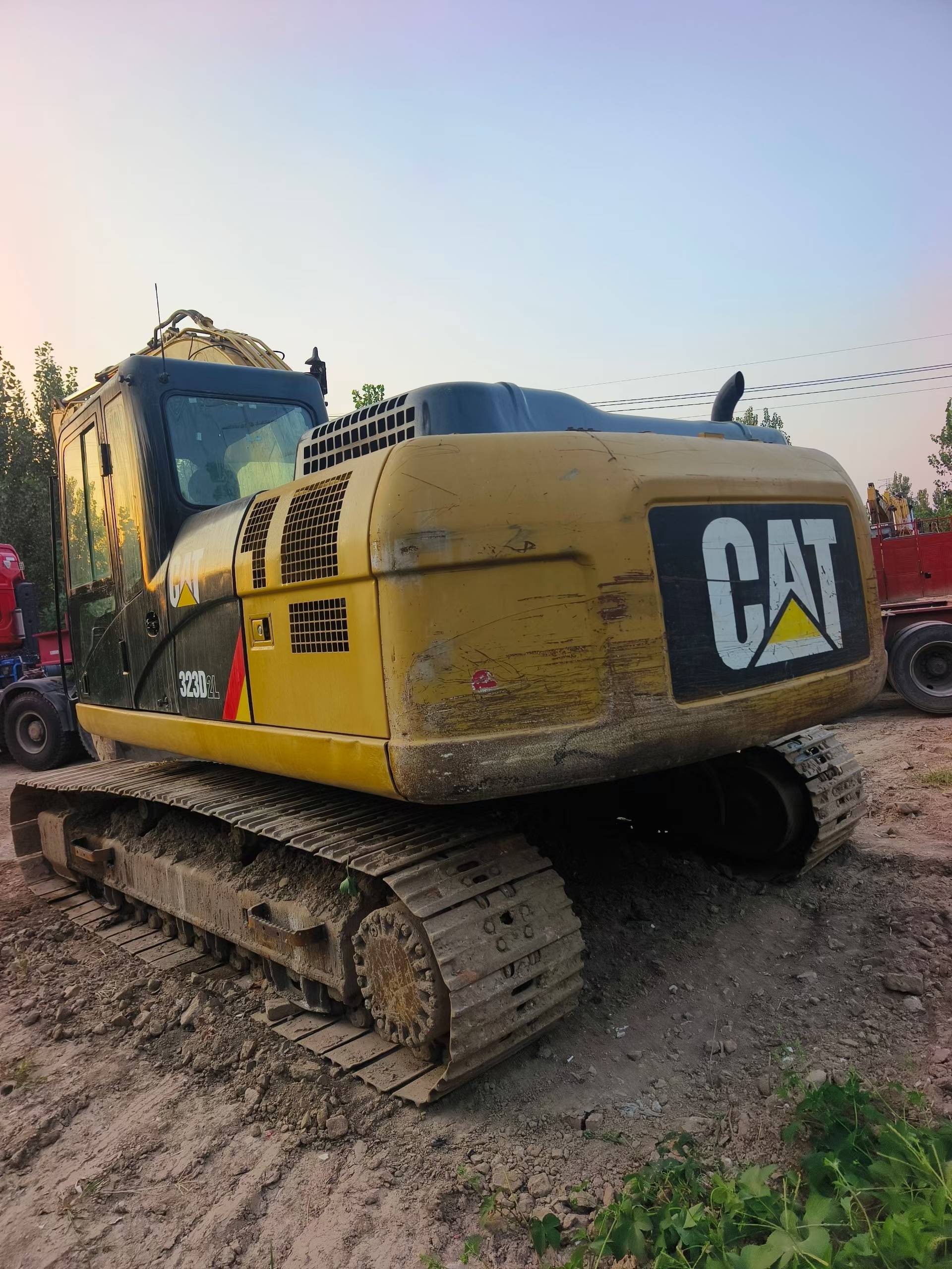Buy Caterpillar Used Excavator / 9