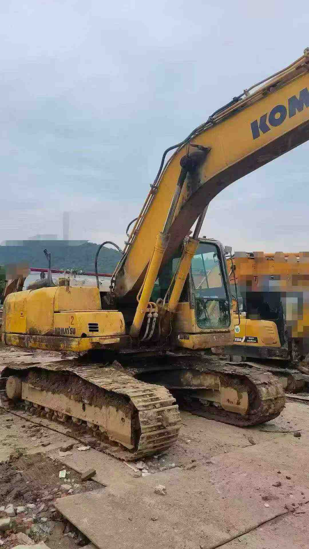 Buy Komatsu PC200 Used Excavator / 2
