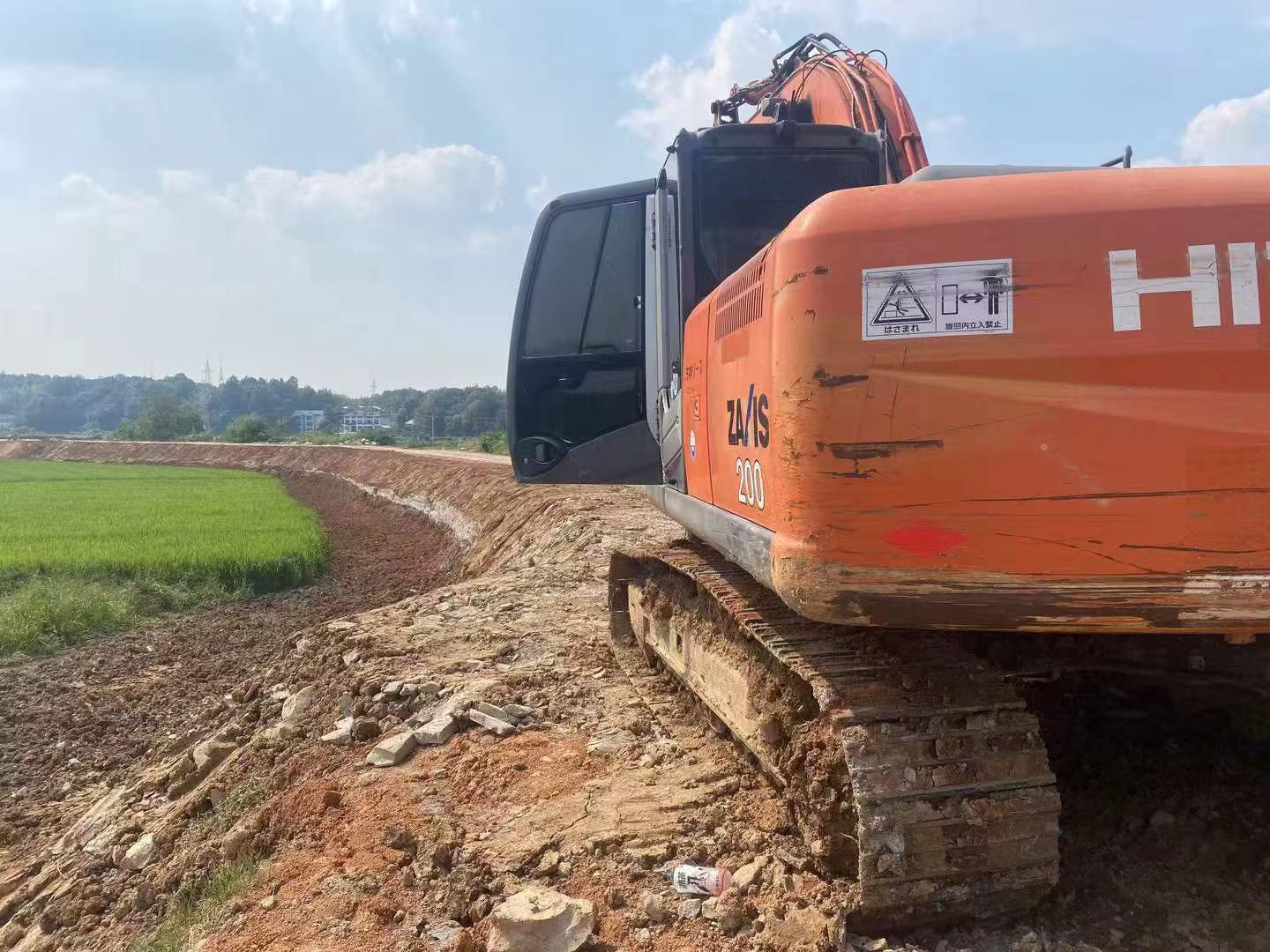 Buy Hitachi EX200 Used Excavator / 4