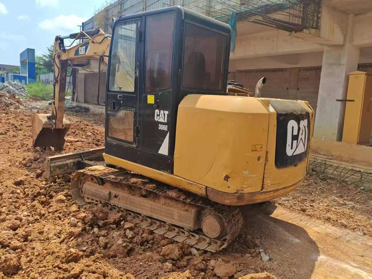 Buy Caterpillar Used Excavator / 1