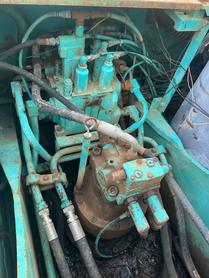 Buy Kobelco SK200-5.5 Used Excavator / 4 Buy Kobelco SK200-5.5 Used Excavator / 4