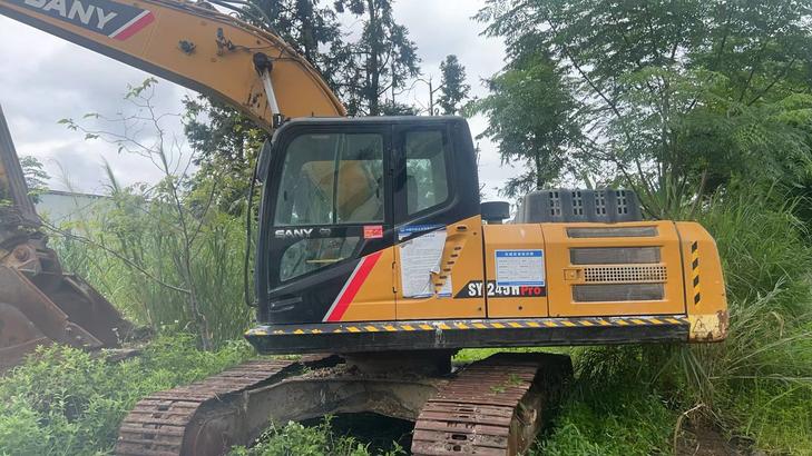 Buy Sany SY225C Used Excavator / 1