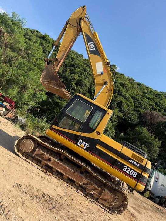 Buy Caterpillar 320B Used Excavator / 1