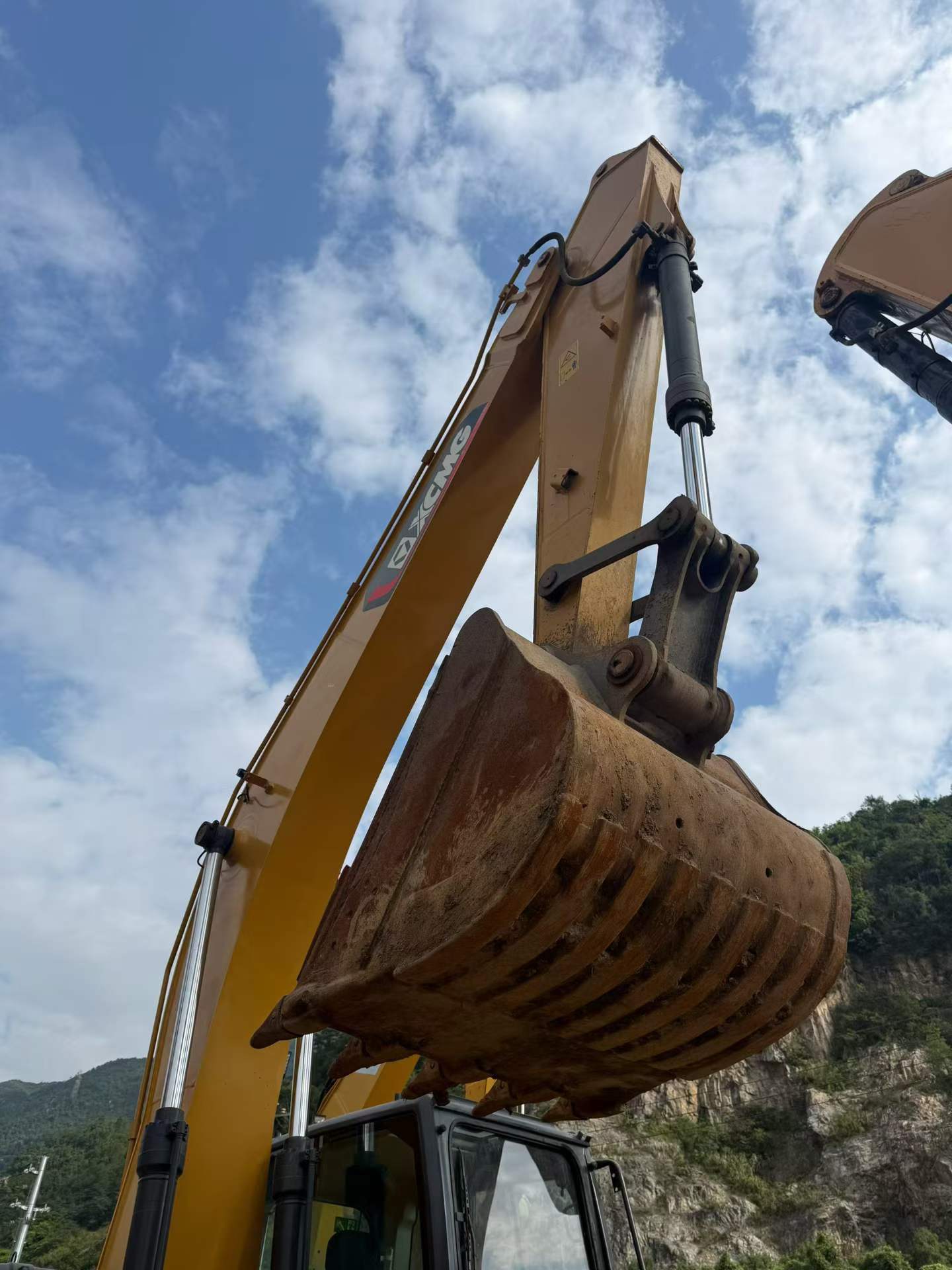 Buy XCMG XE215 Used Excavator / 8