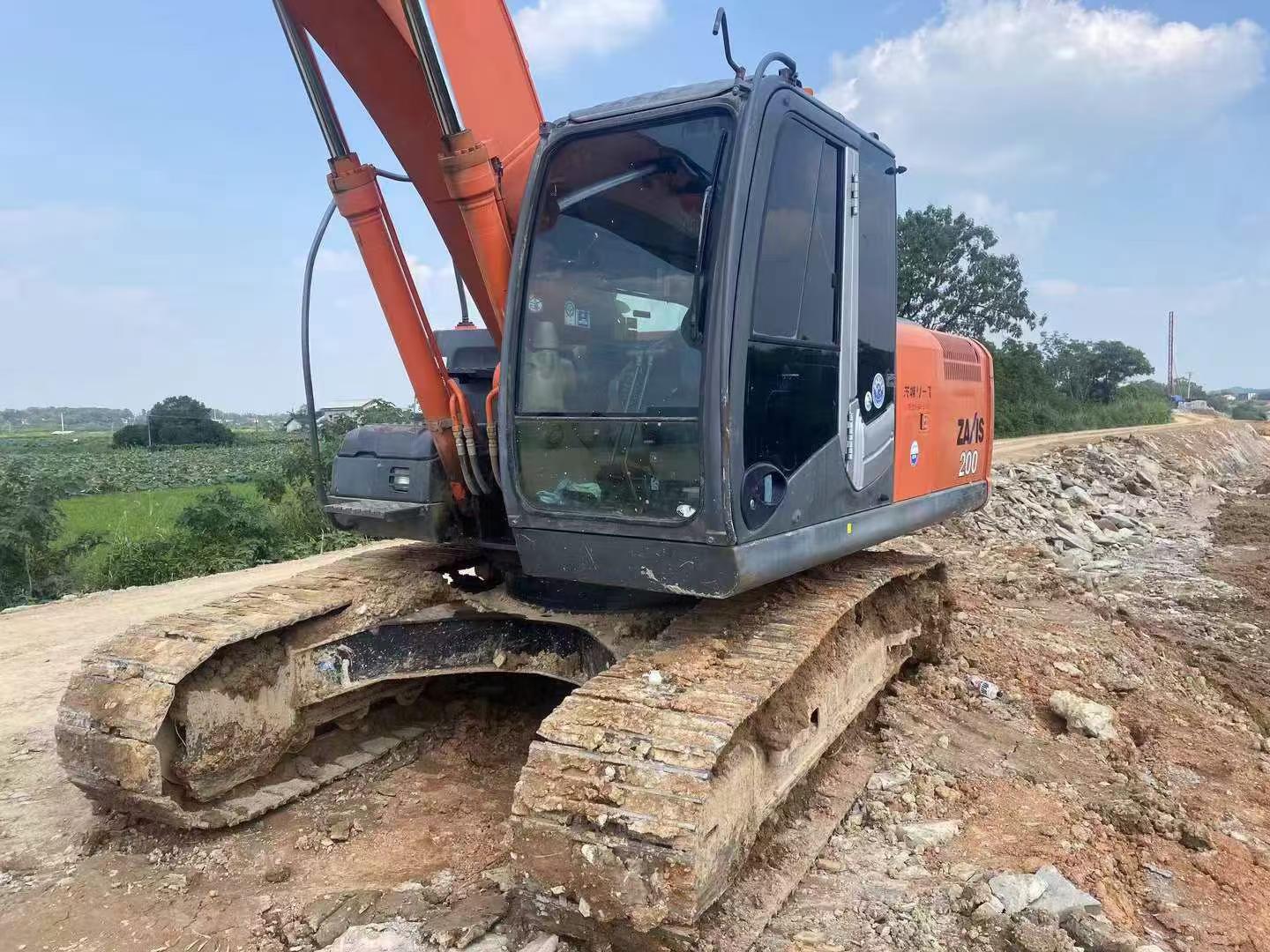 Buy Hitachi EX200 Used Excavator / 2