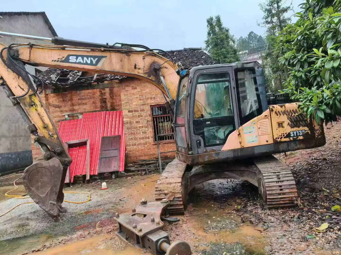 Buy Sany SY135 Used Excavator / 2