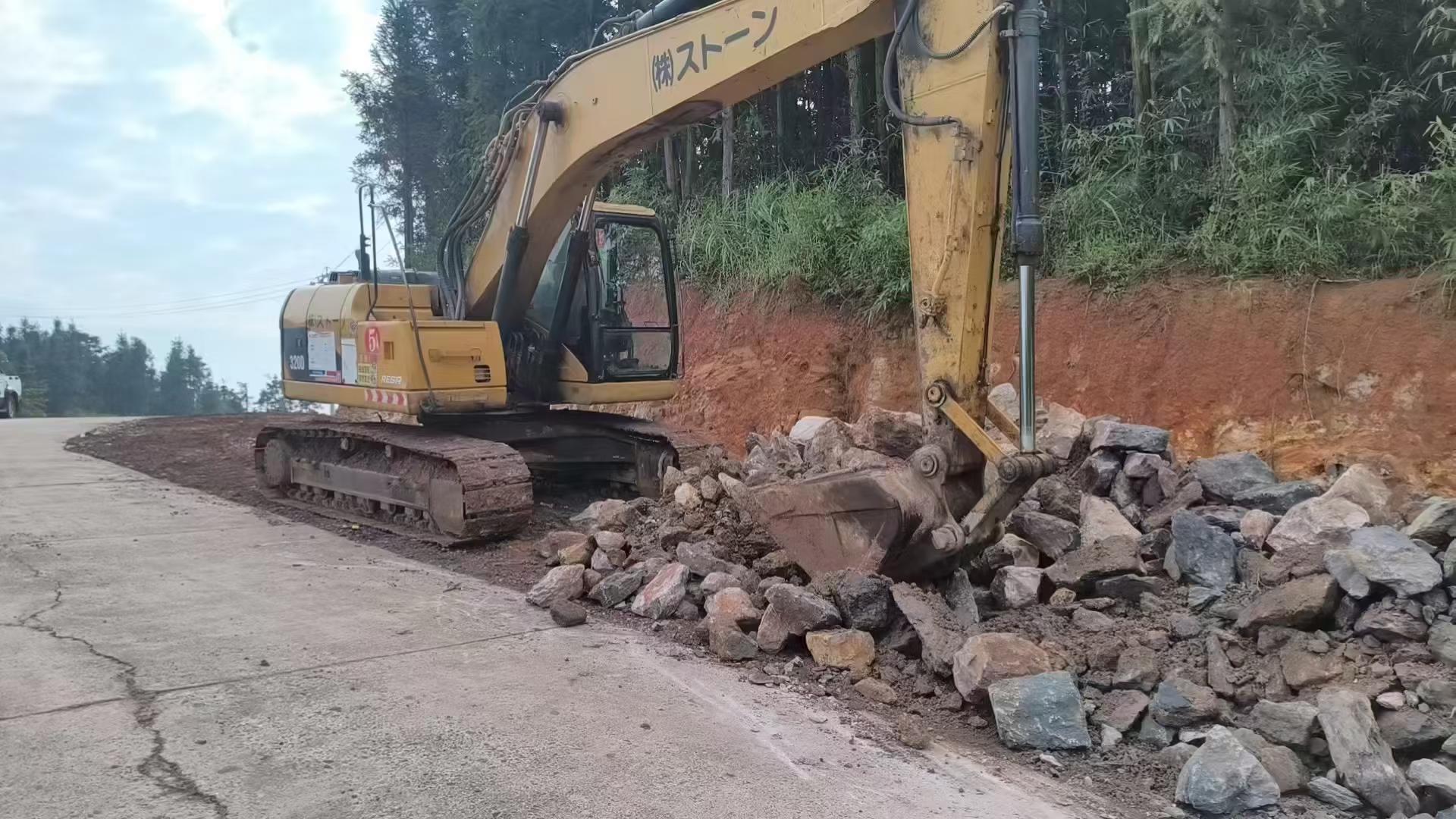 Buy Caterpillar Used Excavator / 3