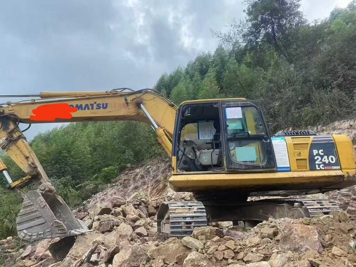 Buy Komatsu PC220-8 Used Excavator / 1