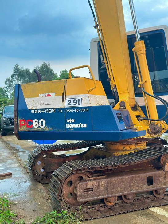 Buy Komatsu PC60-6 Used Excavator / 1