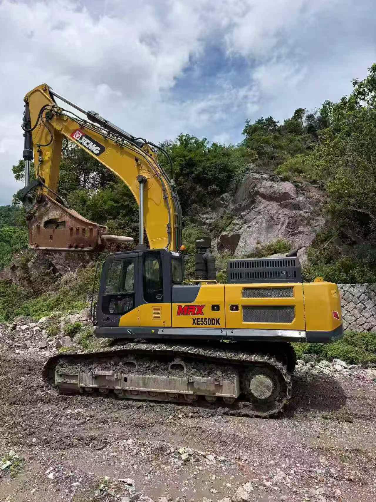 Buy XCMG XE550DK Used Excavator / 3