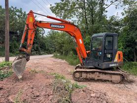 Buy Doosan DH55 Used Excavator / 2 Buy Doosan DH55 Used Excavator / 2
