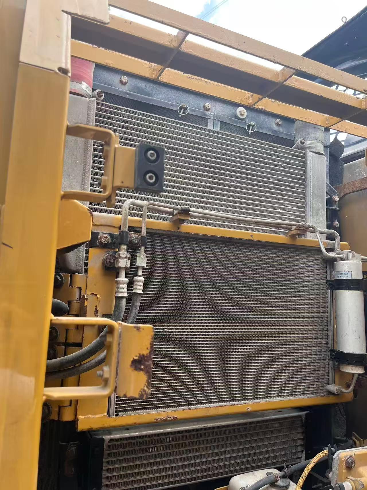 Buy Caterpillar Used Excavator / 6