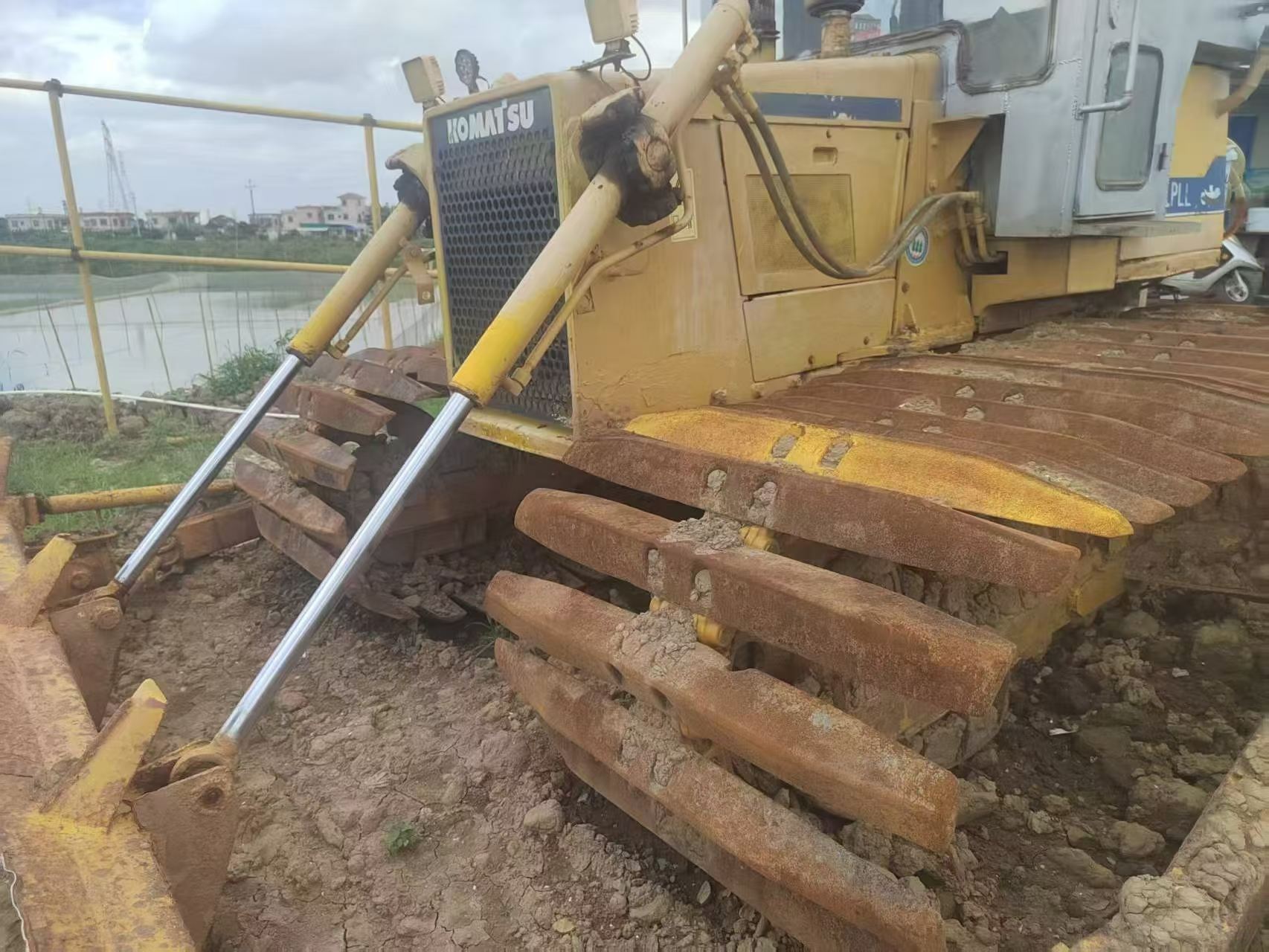 Купить Подержанный Экскаватор Komatsu PC18MR-2 / 3