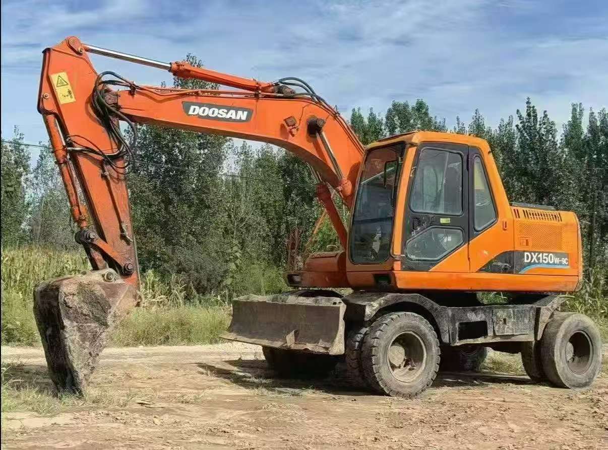 Buy Doosan DH150-7 Used Excavator / 2