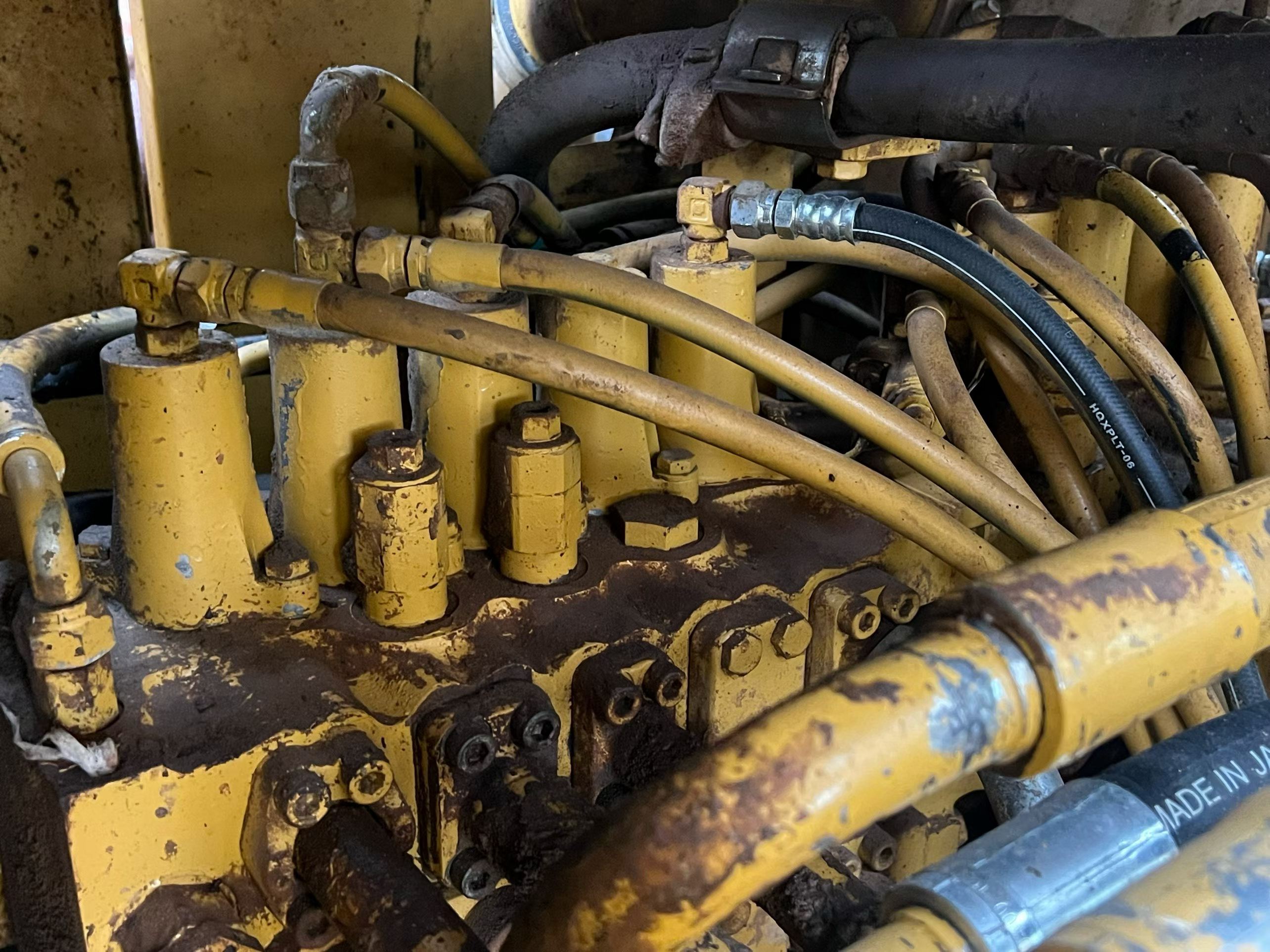 Buy Caterpillar Used Excavator / 4