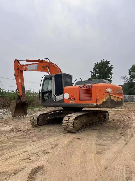 Buy Hitachi ZX240 Used Excavator / 1