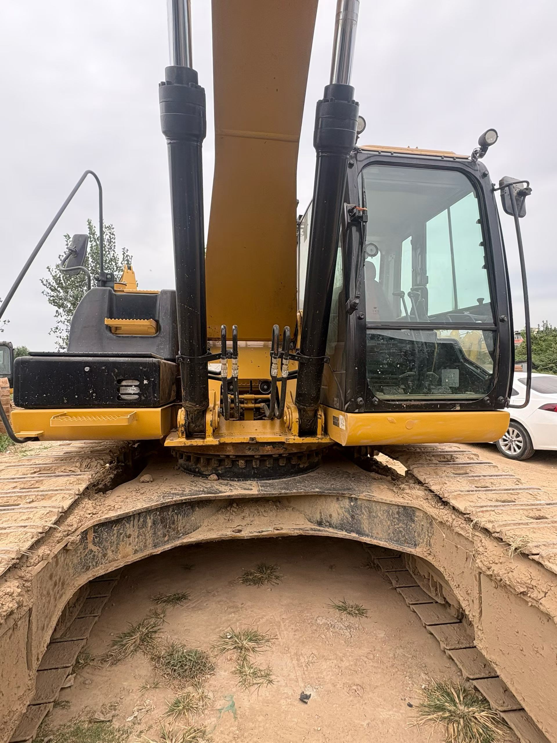 Buy Caterpillar Used Excavator / 5