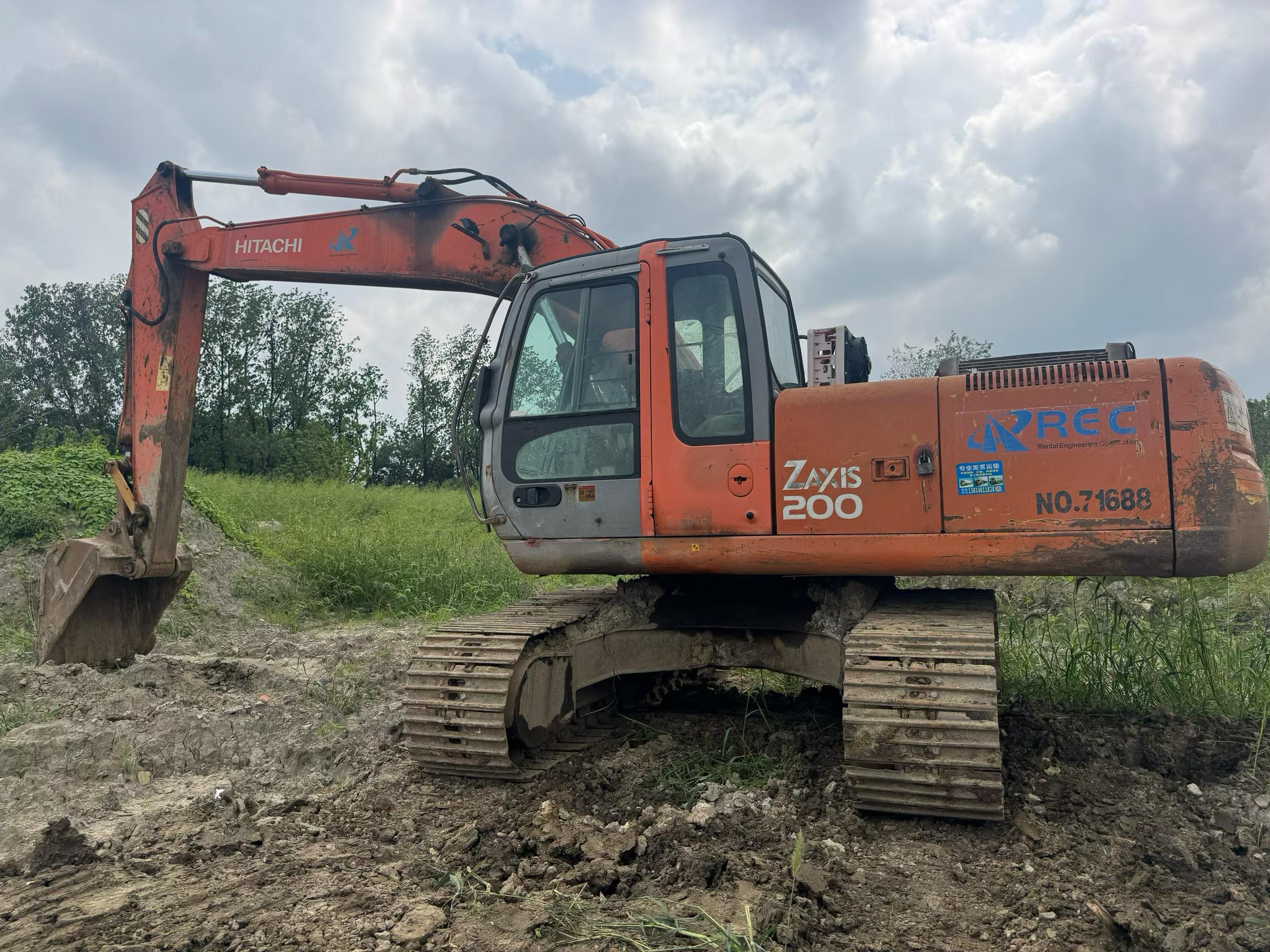 Buy Hitachi ZX200-6 Used Excavator / 2
