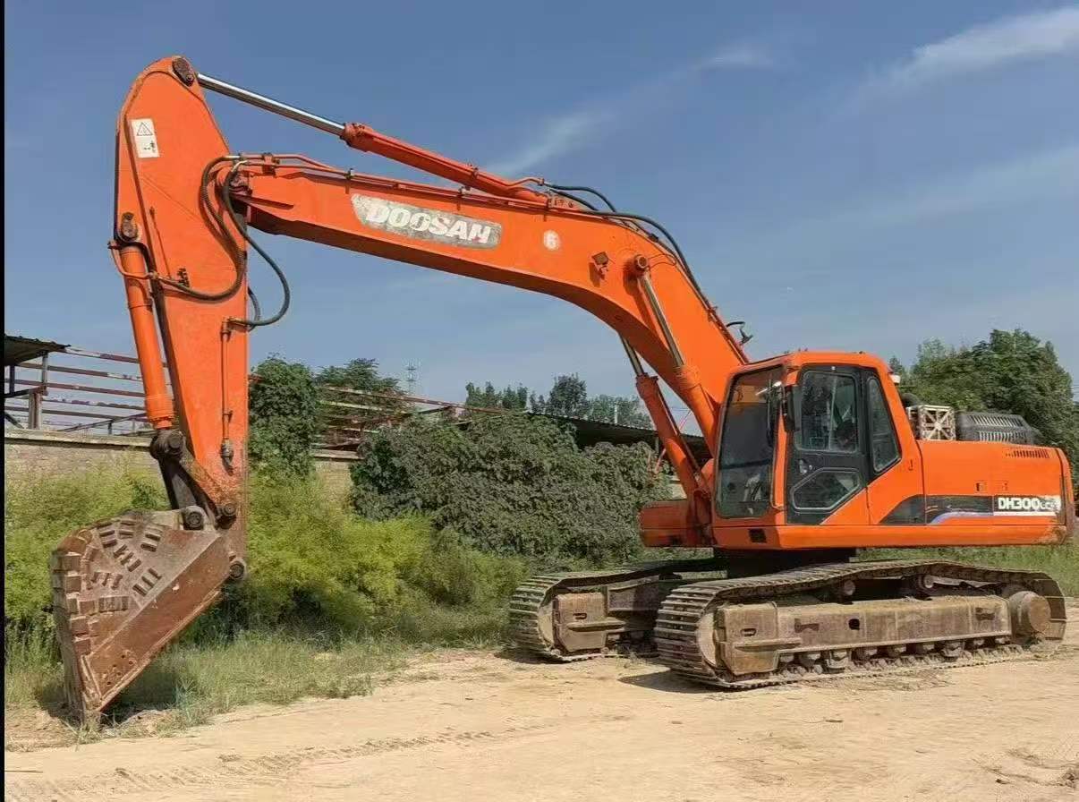 Buy Doosan DH300-7 Used Excavator / 2