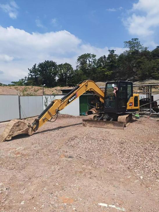 Buy Sany SY70C Used Excavator / 1