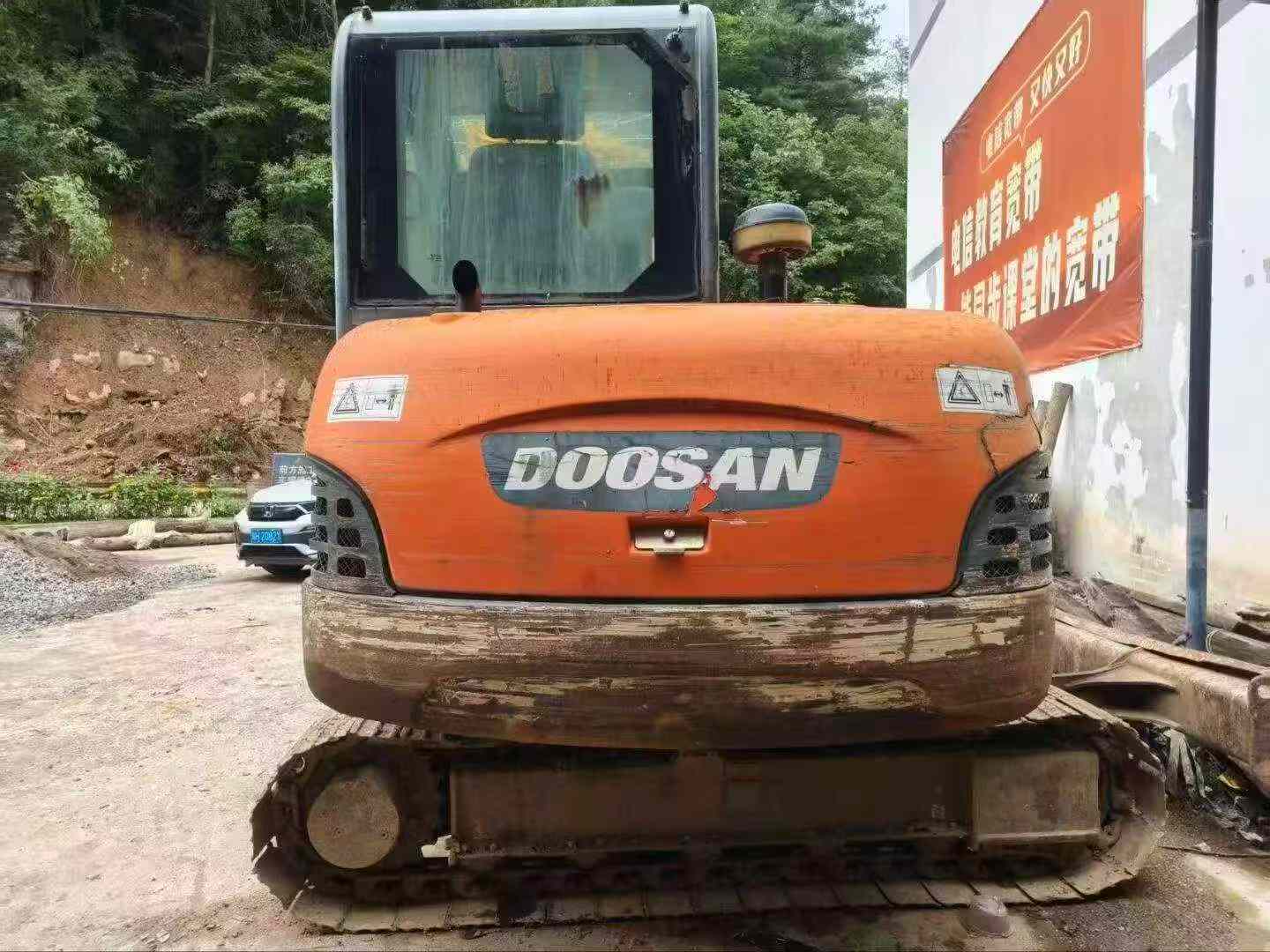 Buy Doosan DH60 Used Excavator / 4