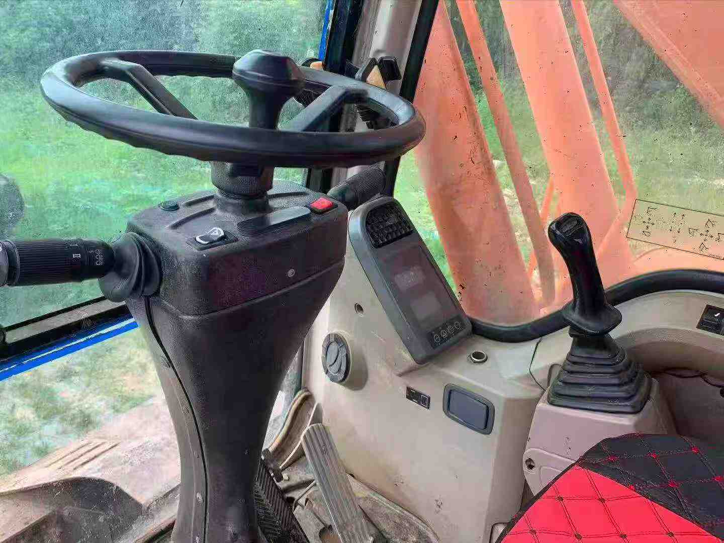 Buy Doosan DX210W Used Excavator / 4