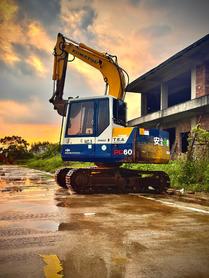Buy Komatsu PC60-6 Used Excavator / 4 Buy Komatsu PC60-6 Used Excavator / 4