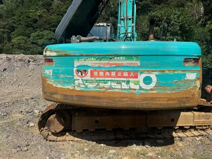 Buy Kobelco SK210 Used Excavator / 1