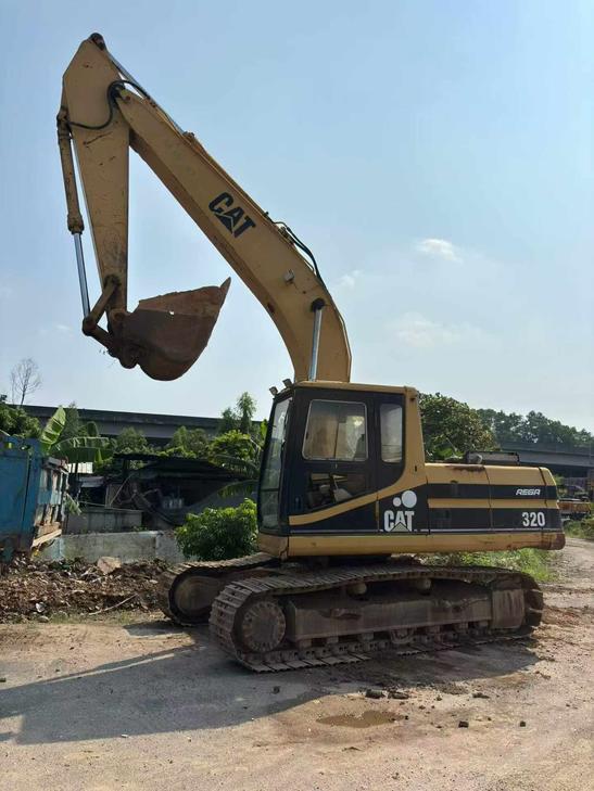 Buy Caterpillar 320A Used Excavator / 1