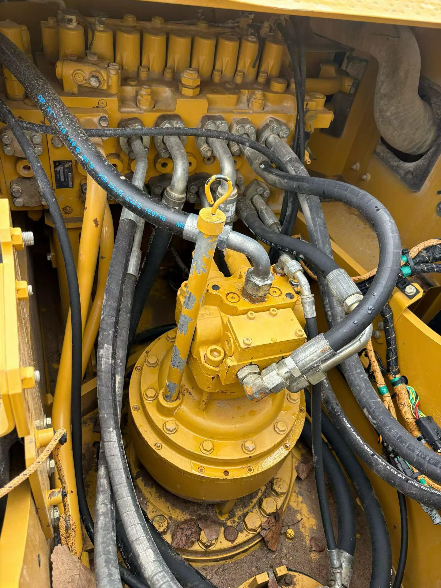 Buy Caterpillar Used Excavator / 7