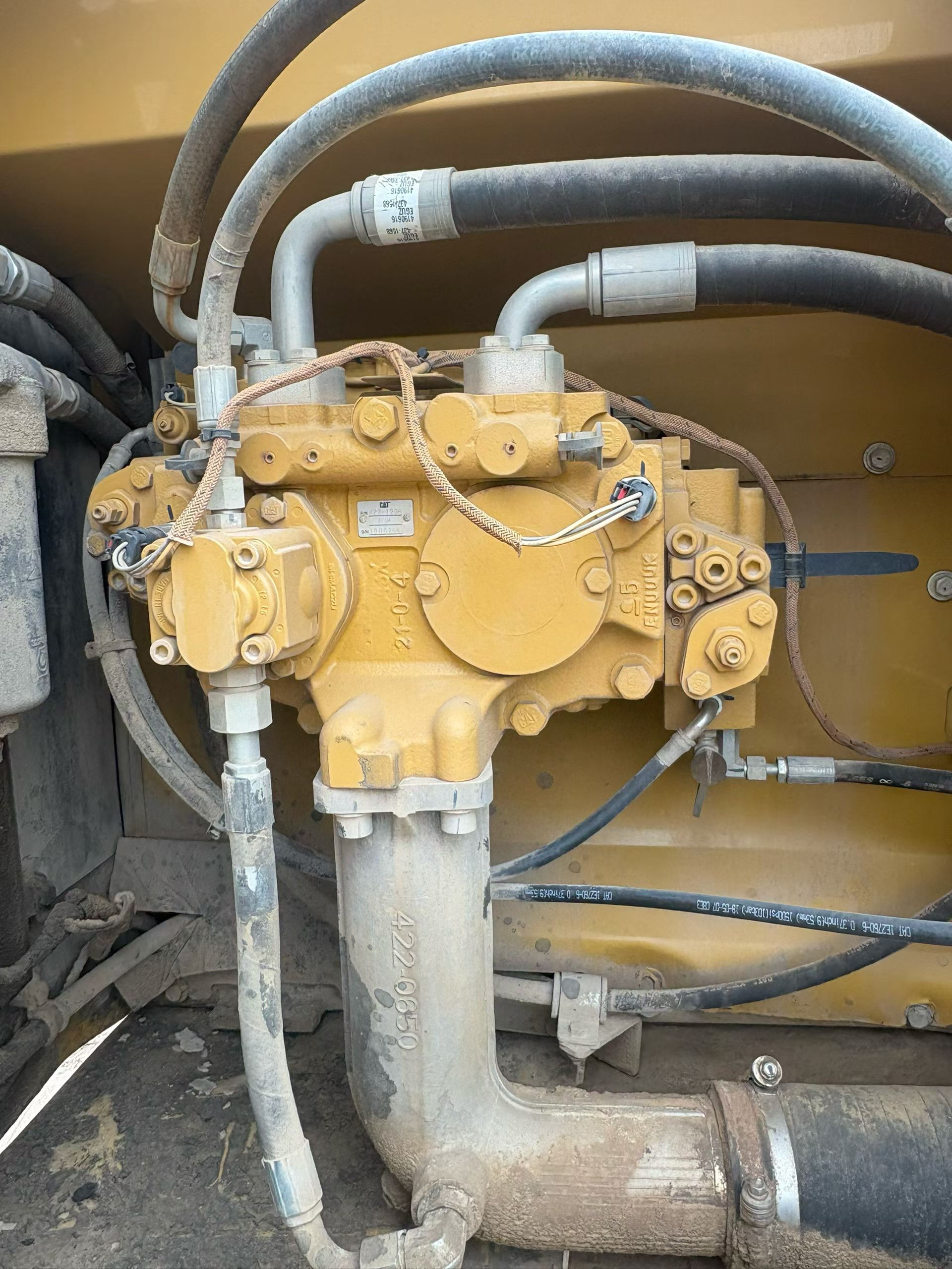 Buy Caterpillar Used Excavator / 6