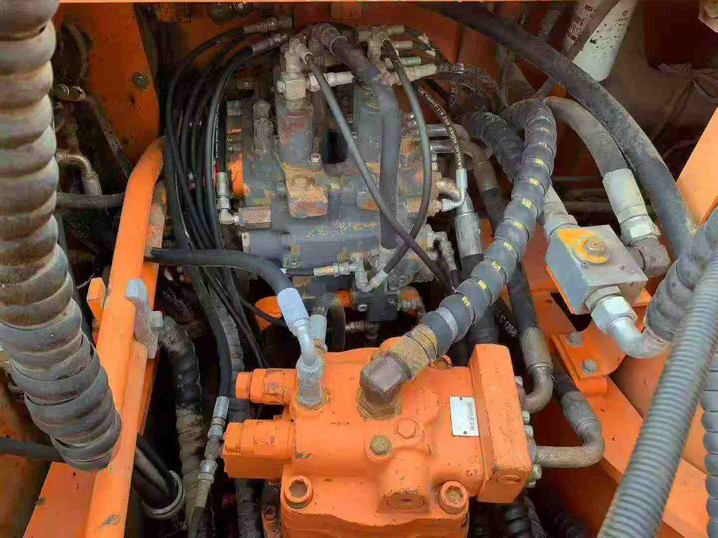 Buy Doosan DX210W Used Excavator / 8