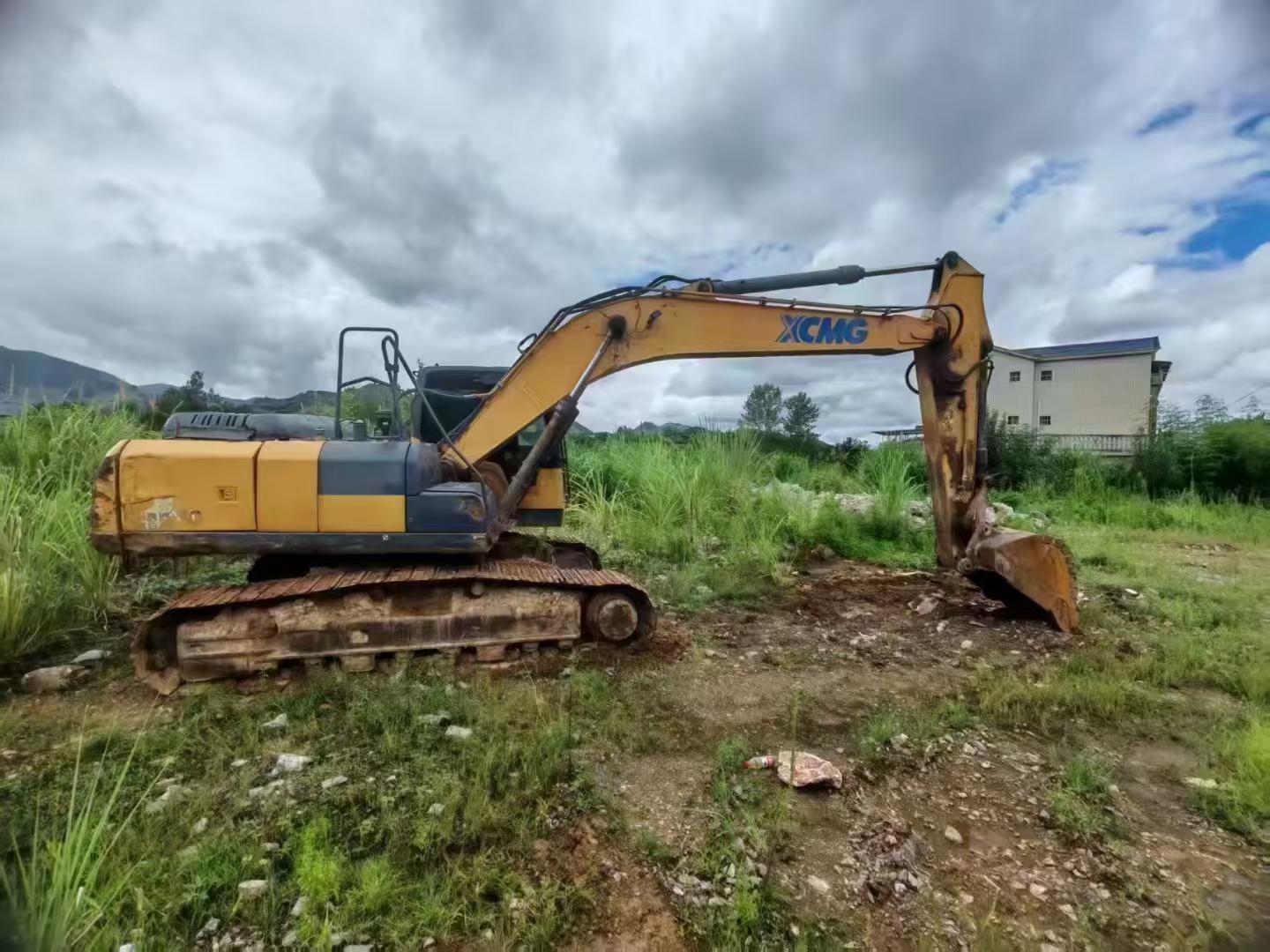Buy XCMG XE215 Used Excavator / 3