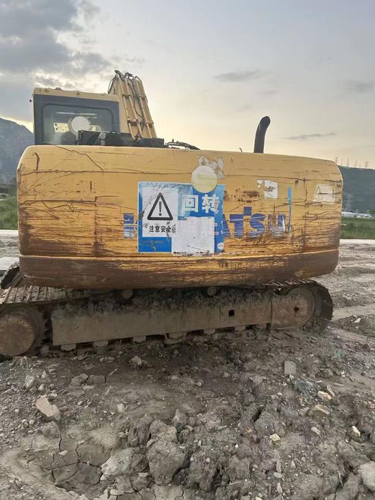 Buy Komatsu PC200 Used Excavator / 1