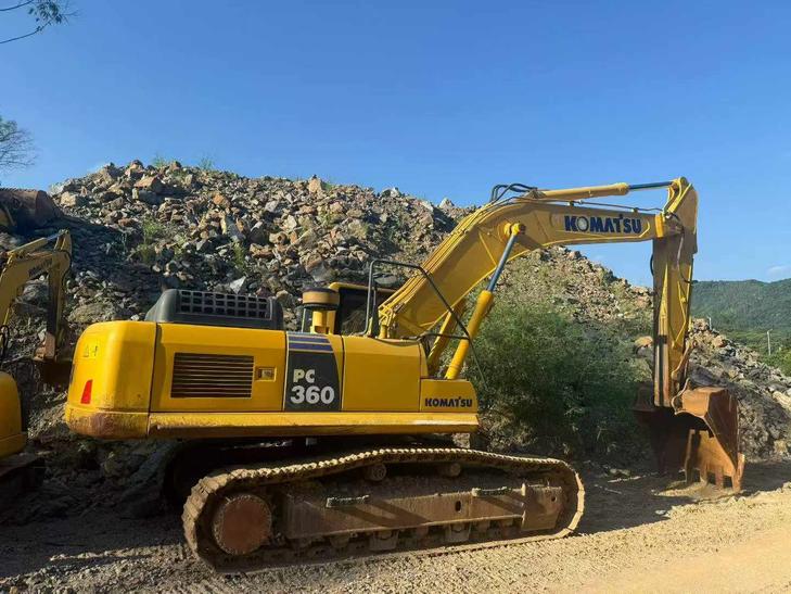 Buy Komatsu PC360-7 Used Excavator / 1