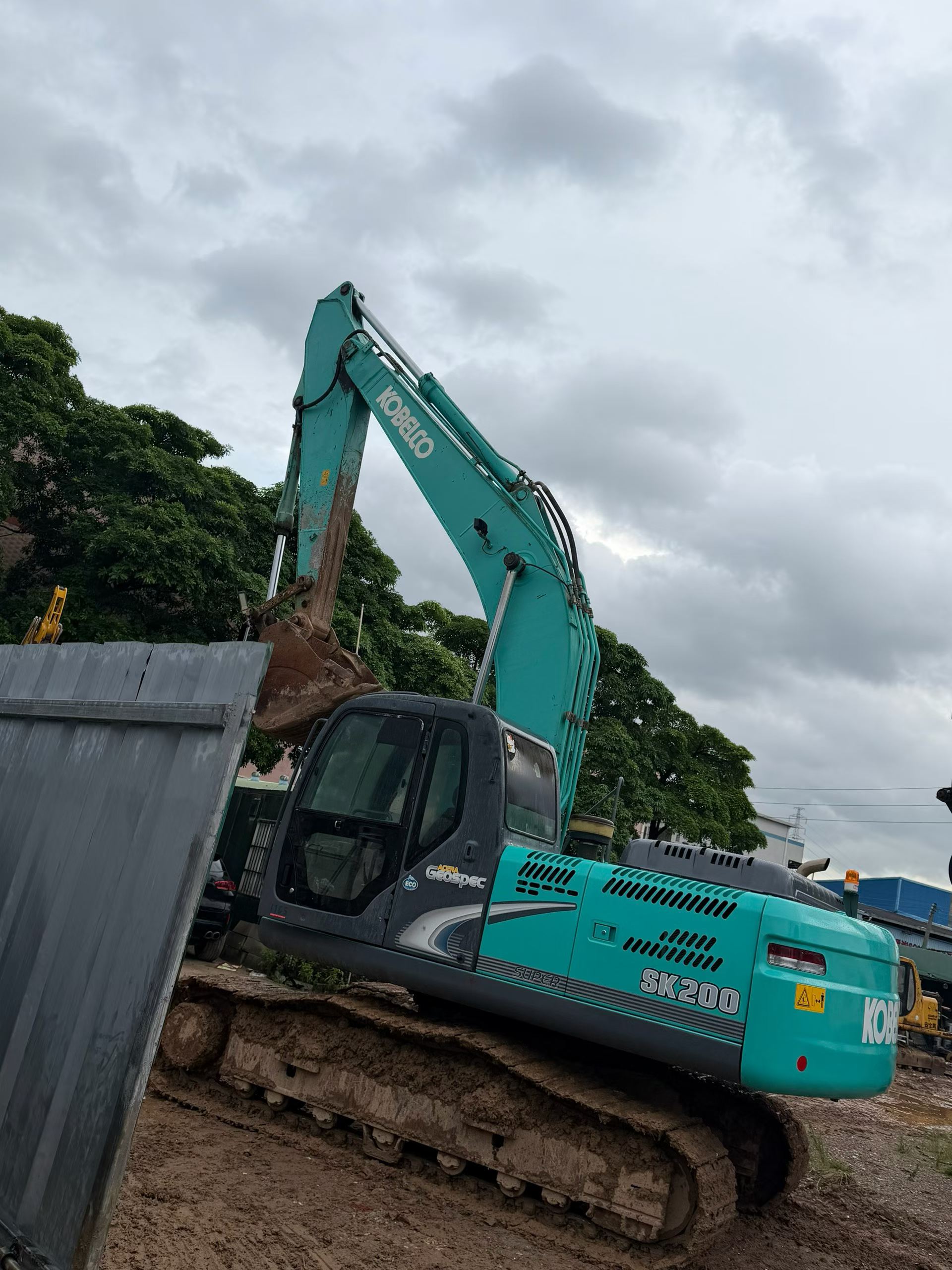 Buy Kobelco SK2008 Used Excavator / 3