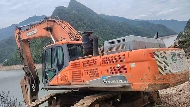 Buy Doosan DX500-SS Used Excavator / 1
