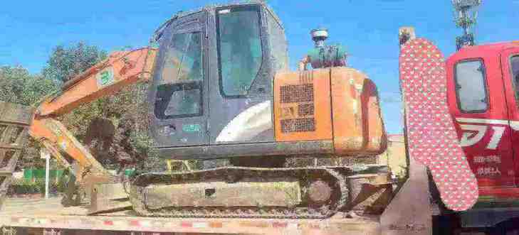 Buy Hitachi EX60-5 Used Excavator / 1