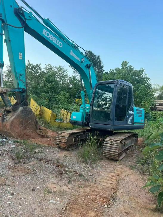 Buy Kobelco SK130 Used Excavator / 1