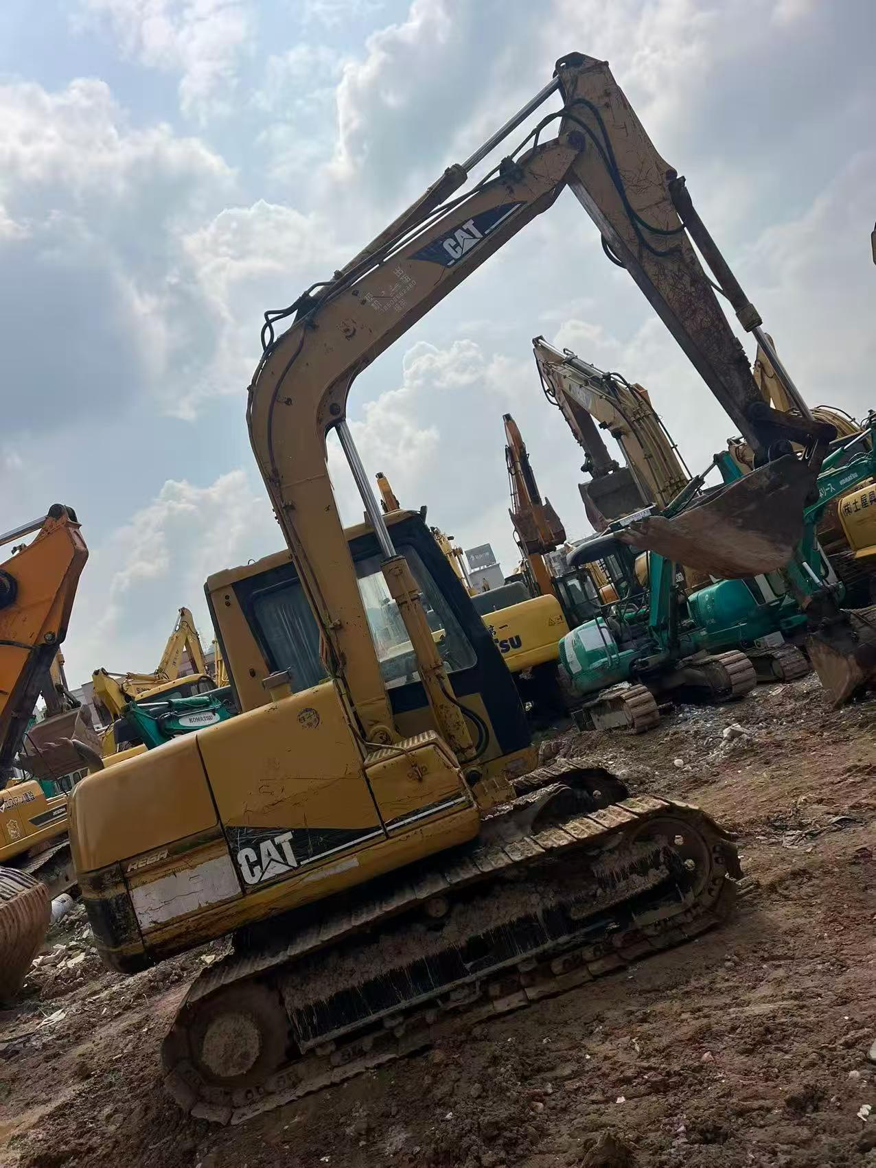 Buy Caterpillar Used Excavator / 2