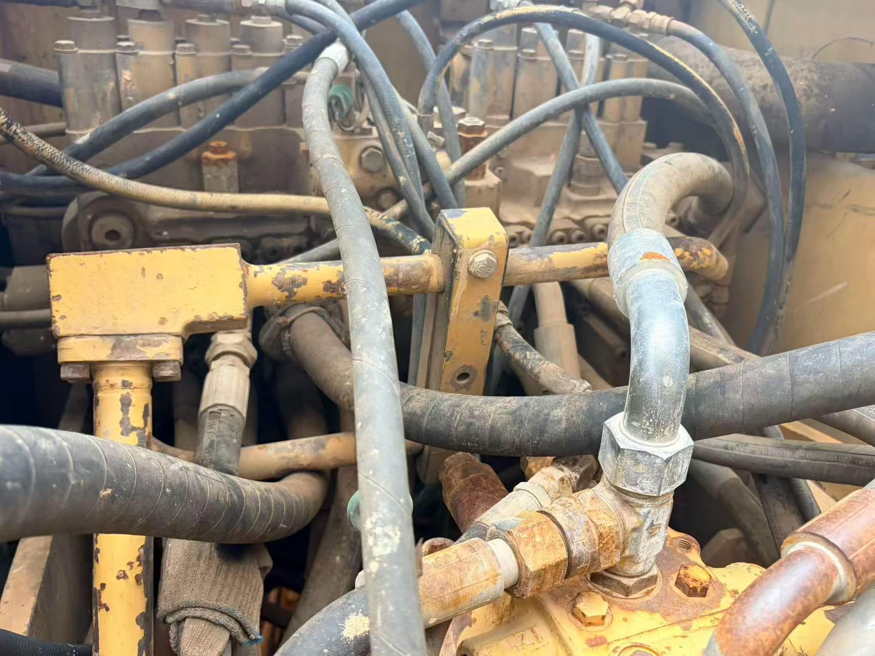 Buy Caterpillar Used Excavator / 5