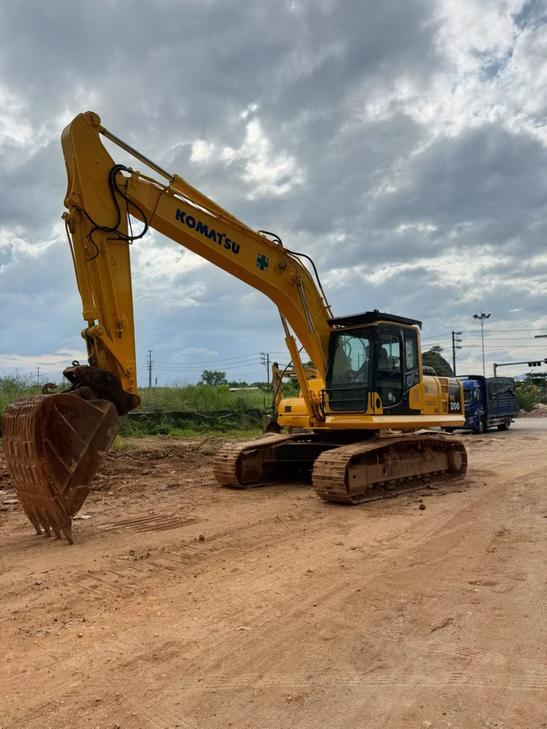 Buy Komatsu PC210-8 Used Excavator / 1