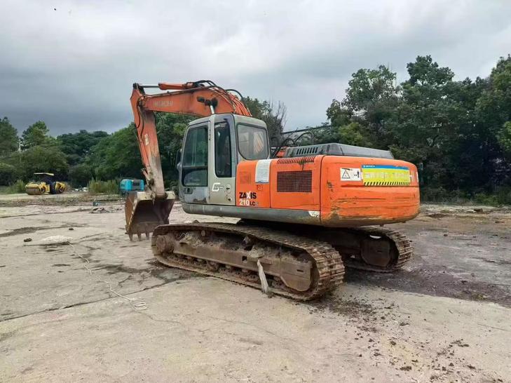Buy Hitachi ZX200-3G Used Excavator / 1