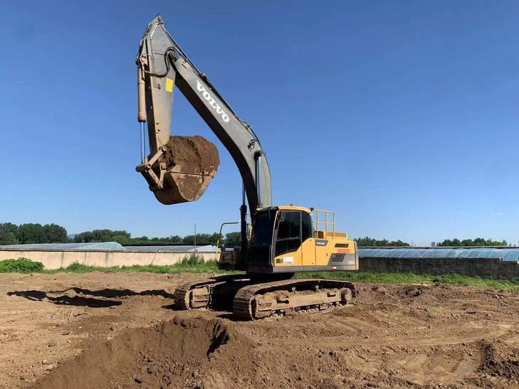 Buy Volvo EC300DL Used Excavator / 1