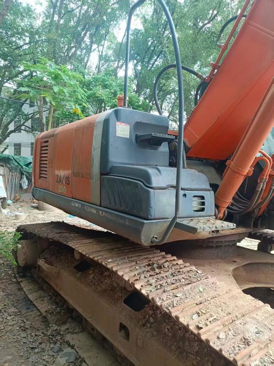Buy Hitachi ZX200-3G Used Excavator / 1