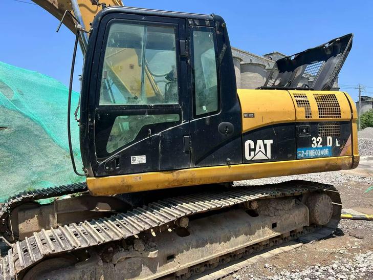 Buy Caterpillar 320D Used Excavator / 1